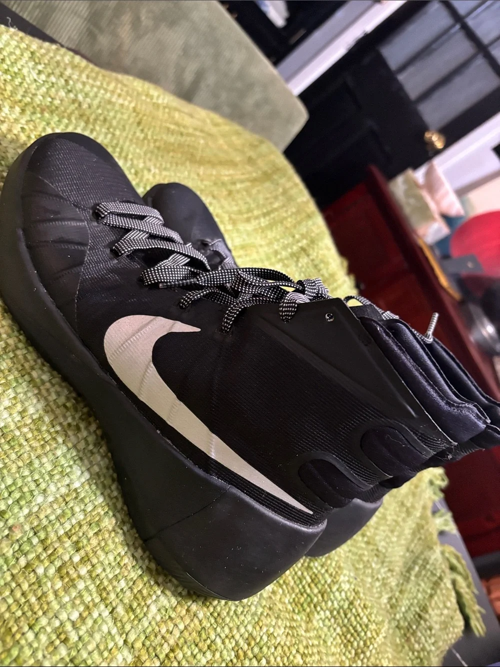Nike Hyperdunk Men's Black High-Top black metallic sliver - Picture 4 of 5